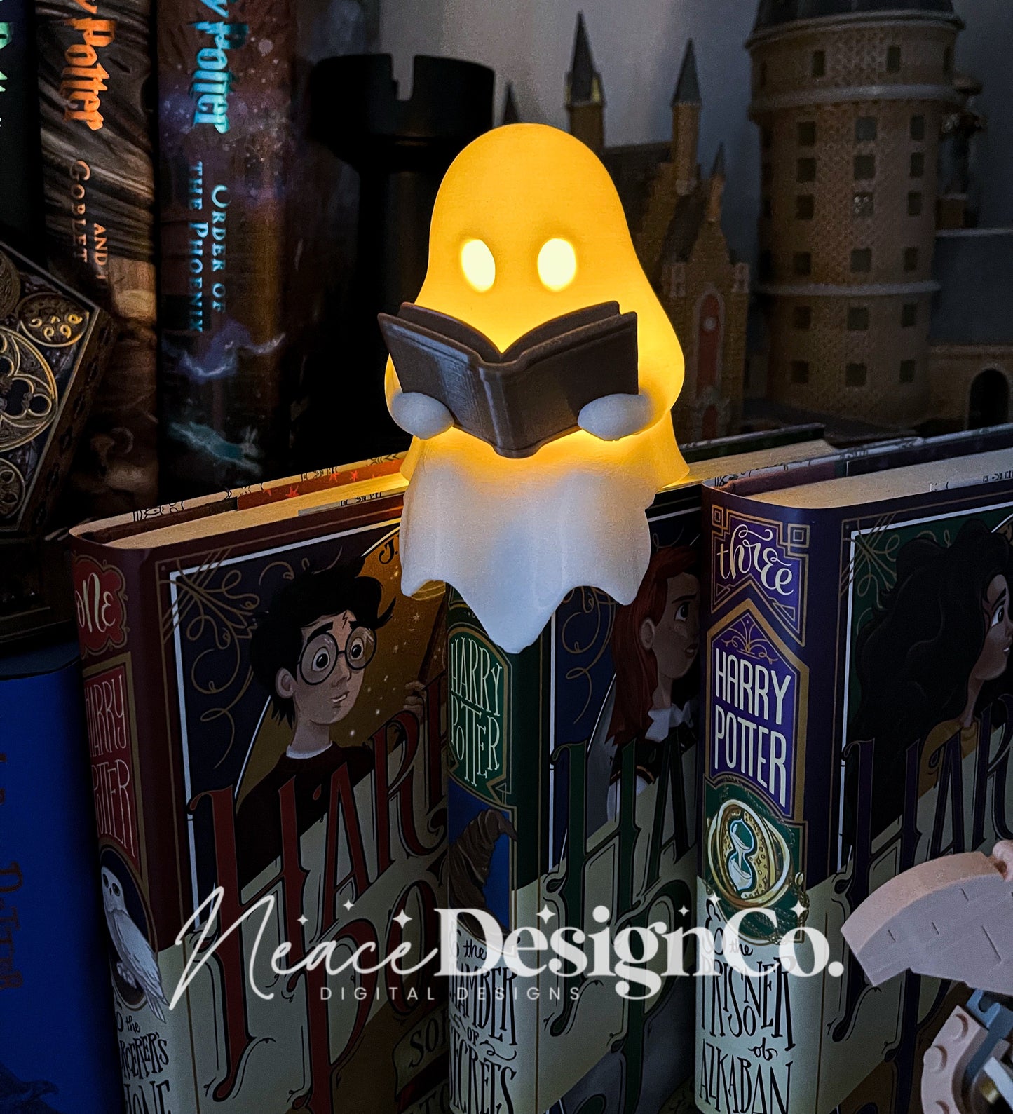 Bookish Ghost Shelf Sitter